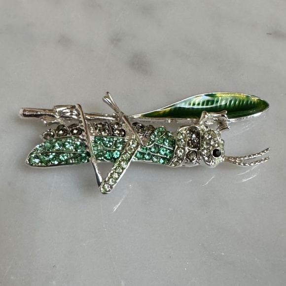 Napier Grasshopper Pin Brooch Enamel Leaf Silver-Tone Metal Green Rhinestones - Picture 4 of 10